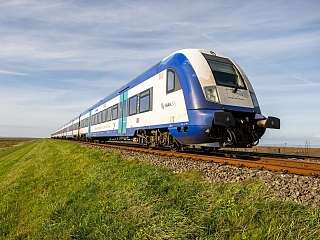 Marschbahnwagen Marschbahnwagen auf Gleis