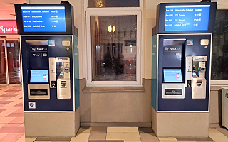 Zwei neue Fahrausweisautomaten am Bahnhof Itzehoe.