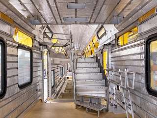 unfertiger Zug von innen