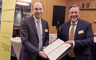 Sonderpreis für NAH.SH-Engagement in der Corona-Pandemie Verleihung des Sonderpreises für NAH.SH-Engagement in der Corona-Pandemie