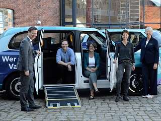 Staatssekretär MWVATT Tobias von der Heide, Wissenschaftlicher Mitarbeiter der UHH Christoph van Dülmen, Prokuristin der NAH.SH GmbH Petra Coordes, Leiterin der Begleitforschung der Uni Ham-burg Prof. Dr. Katharina Manderscheid und Präsidentin des Kreises