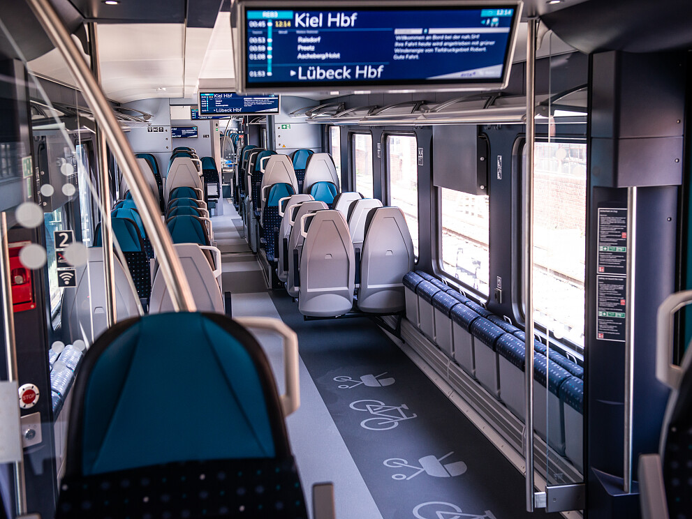 Erste AkkuZugTestfahrten in SchleswigHolstein NAH.SH