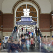 Symbol-Fahrgaeste-am-Bahnhof.jpg