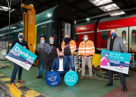 Staatssekretär Dr. Thilo Rohlfs, der Vorsitzende der Regionalleitung bei DB Regio Nord, Torsten Reh, und NAH.SH-Geschäftsführer Dr. Arne Beck dankten den Mitarbeitern der Verkehrsunternehmen für ihren Einsatz in Pandemiezeiten