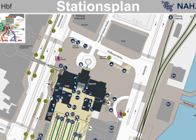 Stationsplan des Bahnhofs Kiel Hbf mit Gleisen, Eingängen, Bushaltestellen und Umgebung