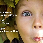 los! Titelblatt, Kind mit Blättern auf dem Kopf