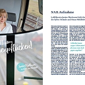 links: Sicht aus Lokführerkabine, im Spiegel ist die Lokführerin zu sehen, mittig der Schriftzug: zu schnell zum Blumenpflücken, rechts: Artikel zum Bild