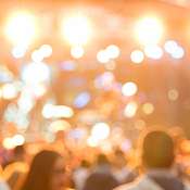 grelle Lichter und undeutliche Menschen 