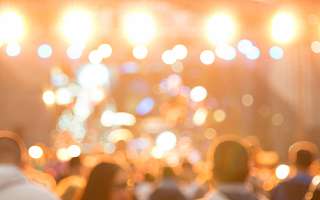 grelle Lichter und undeutliche Menschen 