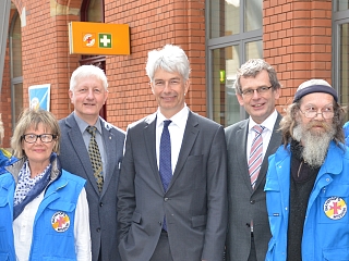 Menschen der NAH.SH (LVS) und der Bahnhofsmission