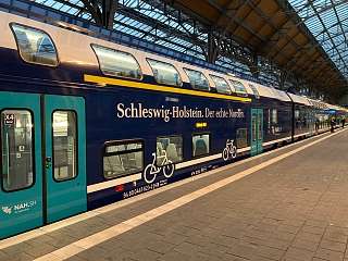 RE8 am Lübecker Hauptbahnhof