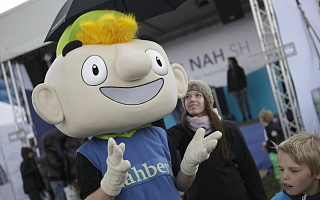 Nahbert vor NAH.SH Bühne