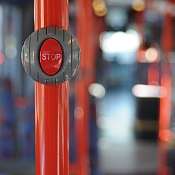 RS805-DSC-3527-scr.jpg Haltewunschtaste im Bus