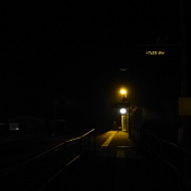 Bahngleis im dunkeln