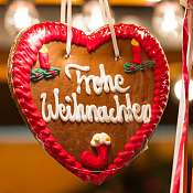 Lebkuchen Herz mit Frohe Weihnachten Schriftzug 