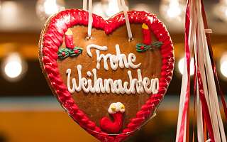 Lebkuchen Herz mit Frohe Weihnachten Schriftzug 