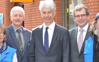 Personen der NAH.SH (LVS) und der Bahnhofsmission