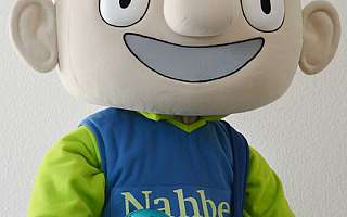 nicht-verpassen-wm-aktion-des-nahverkehrs-in-kiel-content.jpg Nahbert mit Fußbällen