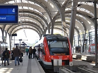 Züge im Bahnhof Kiel